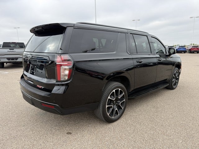 2023 Chevrolet Suburban RST