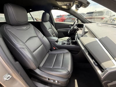 2025 Cadillac XT4 Premium Luxury