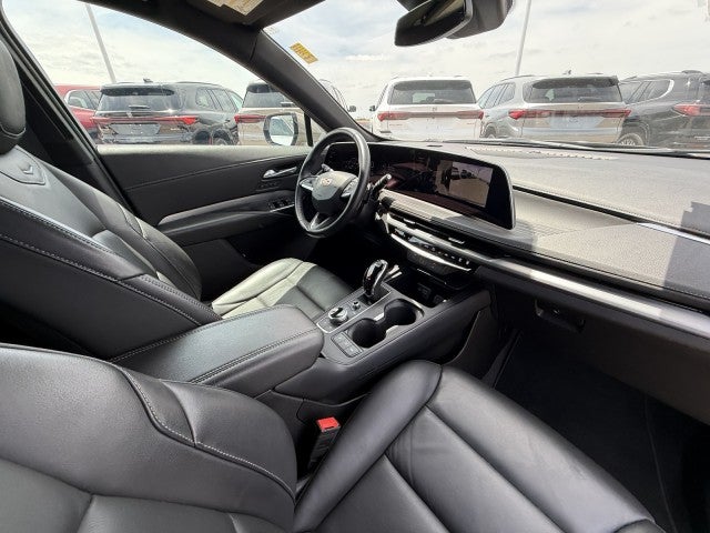2025 Cadillac XT4 Premium Luxury