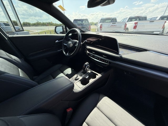 2024 Cadillac XT4 FWD Sport